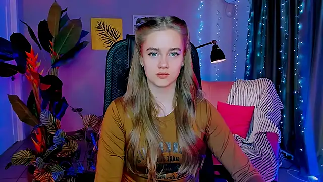 Snapshot of JuneWoods chatting on 03/14/26, 09:26 JuneWoods online show from 03/14/26, 09:26