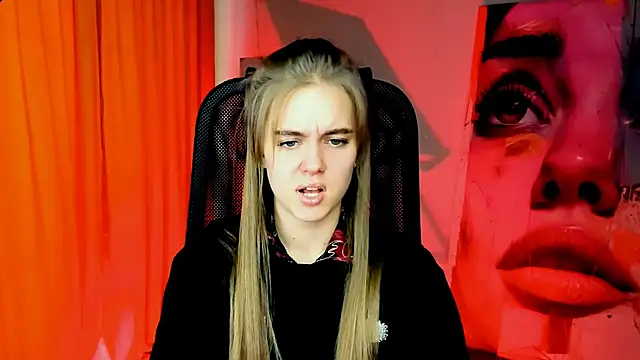 Snapshot of JuneWoods chatting on 03/23/26, 12:42 JuneWoods online show from 03/23/26, 12:42