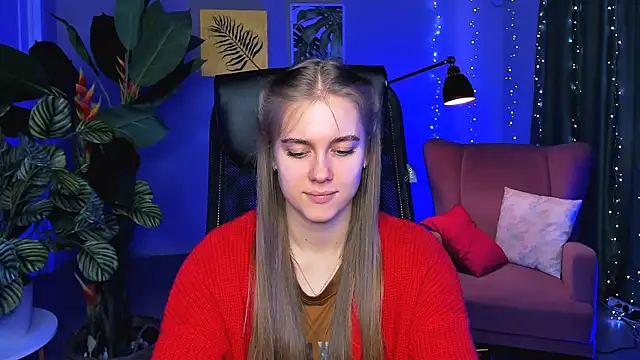 Snapshot of JuneWoods chatting on 03/26/26, 07:14 JuneWoods online show from 03/26/26, 07:14