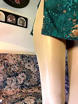 Snapshot of sharony_x chatting on 01/13/26, 03:28 sharony x online show from 01/13/26, 03:28