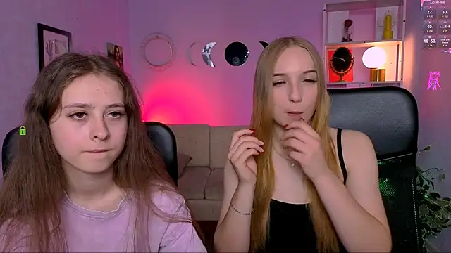 Snapshot of rebecca_smile chatting on 06/17/26, 12:29 rebecca smile online show from 06/17/26, 12:29