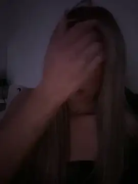 Snapshot of blondeeee chatting on 02/02/26, 04:49 blondeeee online show from 02/02/26, 04:49