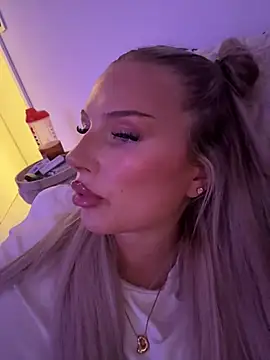 blondeeee online show from 06/30/26, 03:46