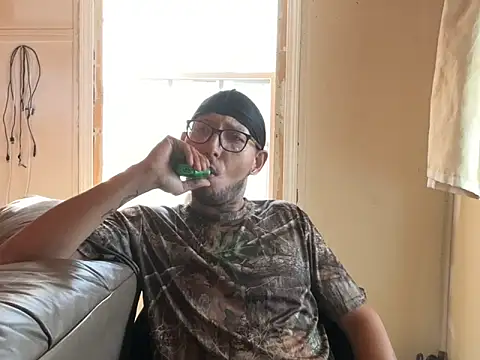 ThrowedWorldWide online show from 12/20/25, 04:14