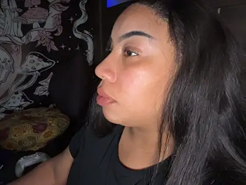 Snapshot of NeliaHexxen chatting on 12/04/25, 02:59 NeliaHexxen online show from 12/04/25, 02:59