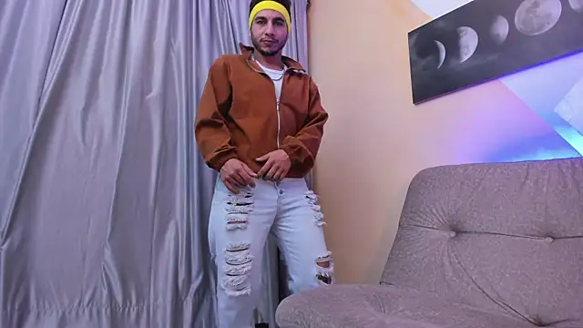 Taylor Lewiis online show from 10/01/25, 04:18