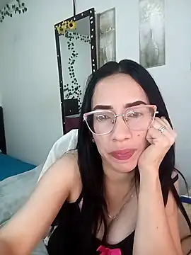 YaraDuartee online show from 12/16/25, 01:43