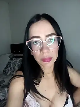 YaraDuartee online show from 04/07/26, 01:28