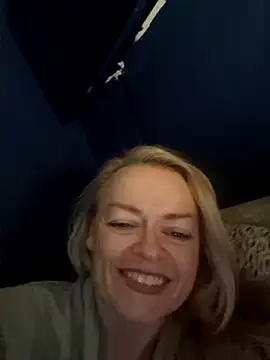 Snapshot of demidelightfulxx chatting on 10/19/25, 08:31 demidelightfulxx online show from 10/19/25, 08:31