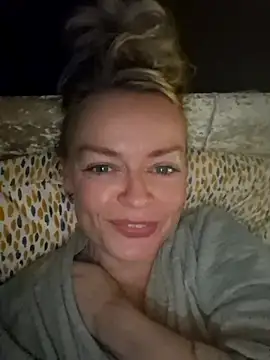 Snapshot of demidelightfulxx chatting on 10/20/25, 09:04 demidelightfulxx online show from 10/20/25, 09:04