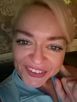 Snapshot of demidelightfulxx chatting on 10/29/25, 08:05 demidelightfulxx online show from 10/29/25, 08:05