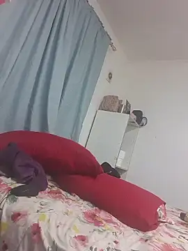 Snapshot of Sexyyeyes244 chatting on 02/04/26, 04:57 Sexyyeyes244 online show from 02/04/26, 04:57