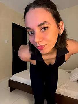 Capricho 01 online show from 10/20/25, 12:38