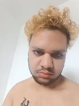 Snapshot of James55pp chatting on 11/05/25, 09:42 James55pp online show from 11/05/25, 09:42