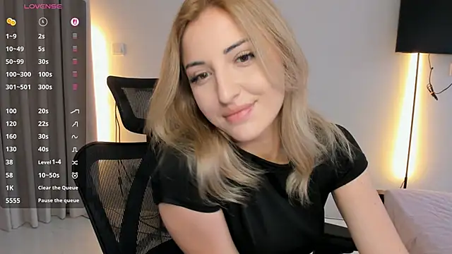 Snapshot of AmyVilvet_ chatting on 04/19/26, 11:18 AmyVilvet online show from 04/19/26, 11:18