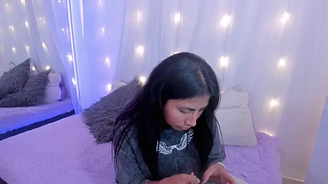 Snapshot of Olivia_Morrys chatting on 05/21/26, 12:50 Olivia Morrys online show from 05/21/26, 12:50