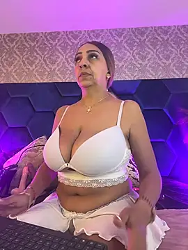 Angelina Roa online show from 05/13/26, 03:20