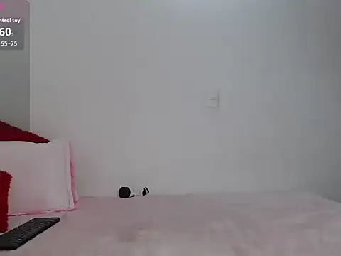 Snapshot of raina_azul chatting on 11/21/25, 11:31 raina azul online show from 11/21/25, 11:31