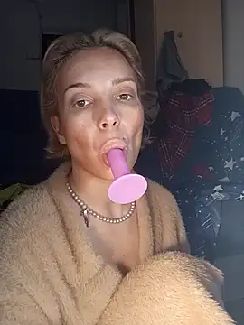 Snapshot of Conny_Shellie chatting on 11/22/25, 10:36 Conny Shellie online show from 11/22/25, 10:36