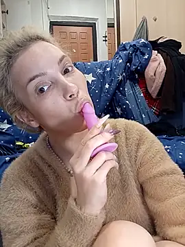 Snapshot of Conny_Shellie chatting on 11/22/25, 11:59 Conny Shellie online show from 11/22/25, 11:59