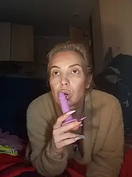 Snapshot of Conny_Shellie chatting on 11/25/25, 04:23 Conny Shellie online show from 11/25/25, 04:23