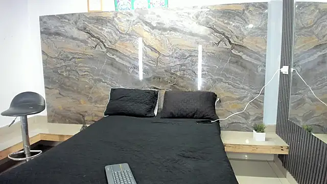 Chanel-munoz online show from 11/06/25, 02:56