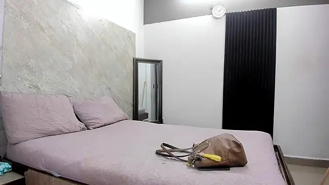 Chanel-munoz online show from 11/28/25, 02:36