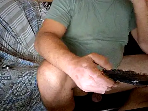 Snapshot of morenet_festero chatting on 10/20/25, 12:11 morenet festero online show from 10/20/25, 12:11