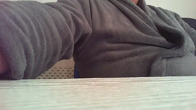 Snapshot of morenet_festero chatting on 04/01/26, 02:47 morenet festero online show from 04/01/26, 02:47