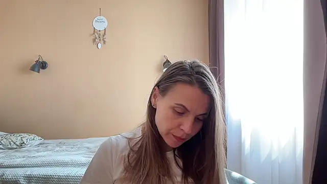 AnnieLove7722 online show from 05/05/26, 08:33