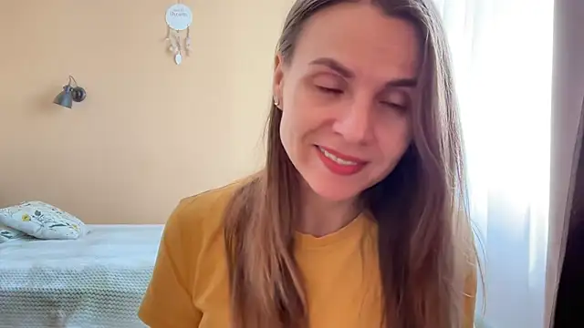 AnnieLove7722 online show from 05/06/26, 07:46