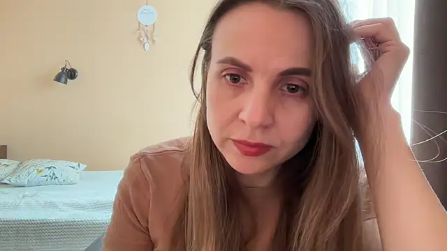 AnnieLove7722 online show from 05/07/26, 08:42