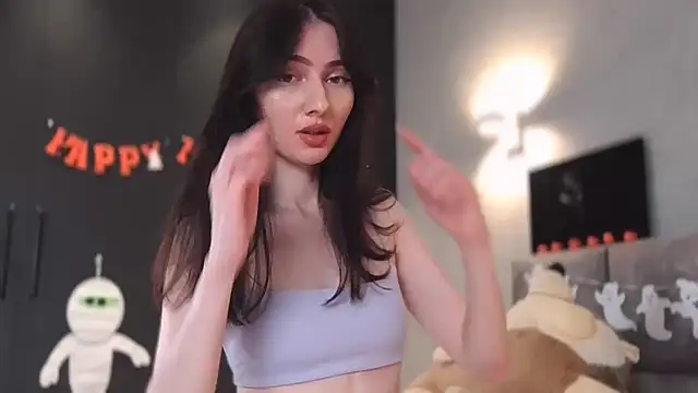 Snapshot of AnaMoonlight chatting on 10/28/25, 05:48 AnaMoonlight online show from 10/28/25, 05:48