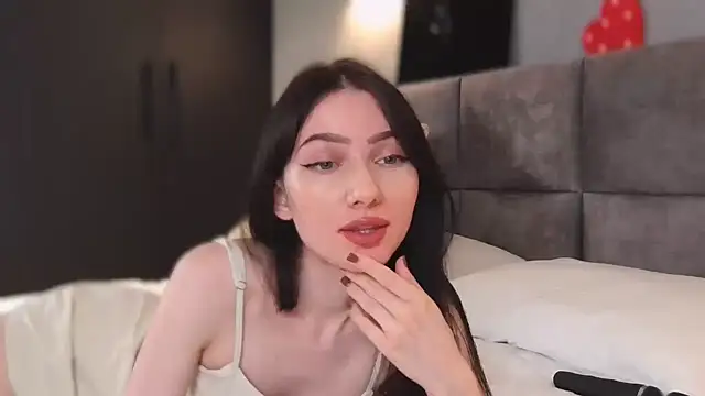 Snapshot of AnaMoonlight chatting on 11/07/25, 04:29 AnaMoonlight online show from 11/07/25, 04:29