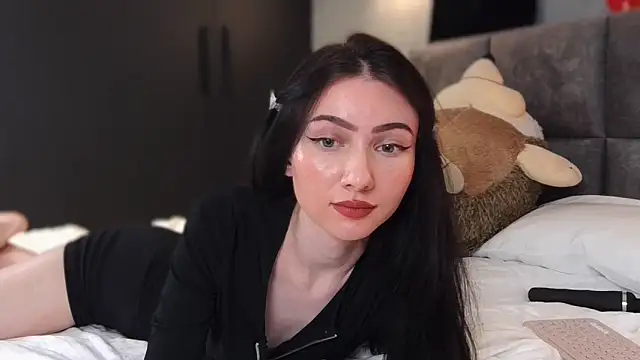 Snapshot of AnaMoonlight chatting on 11/11/25, 06:08 AnaMoonlight online show from 11/11/25, 06:08