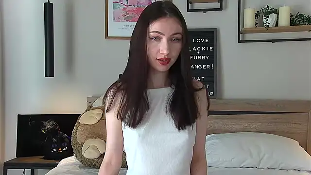 Snapshot of AnaMoonlight chatting on 06/15/26, 01:13 AnaMoonlight online show from 06/15/26, 01:13
