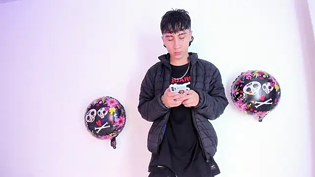 XaanderGrey online show from 10/08/25, 07:11