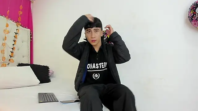 XaanderGrey online show from 10/10/25, 07:13