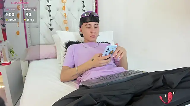 XaanderGrey online show from 10/27/25, 07:29