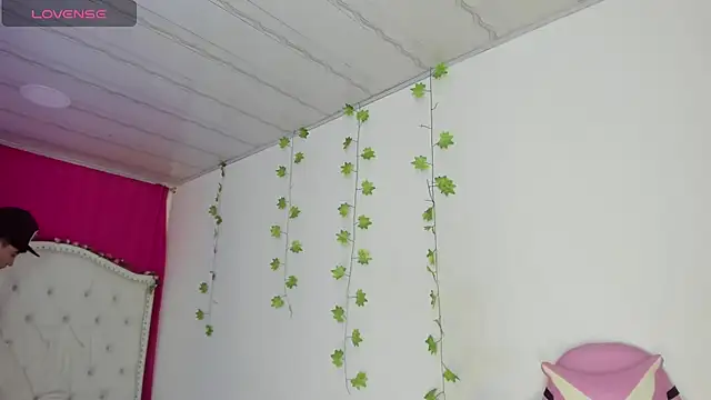 XaanderGrey online show from 12/16/25, 07:30