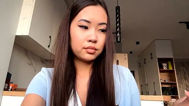 Ur neighbor Kira online show from 10/15/25, 12:05