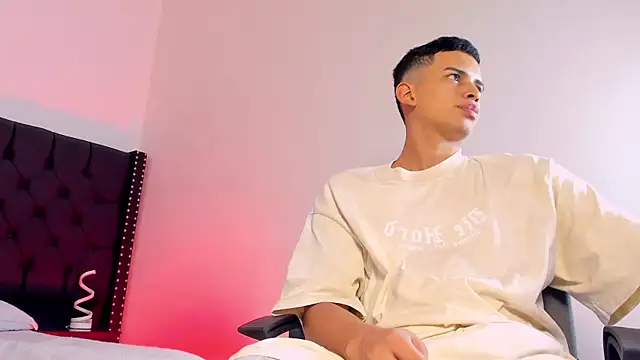 Snapshot of JuanSixx chatting on 10/28/25, 04:16 JuanSixx online show from 10/28/25, 04:16