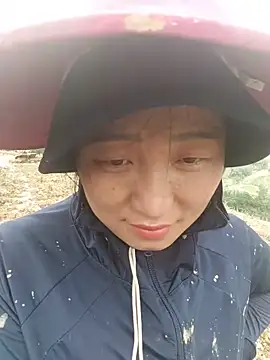 Snapshot of zhen-zo chatting on 05/15/26, 02:29 zhen-zo online show from 05/15/26, 02:29