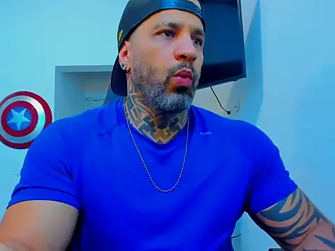 Snapshot of JoshRigby chatting on 10/07/25, 07:00 JoshRigby online show from 10/07/25, 07:00