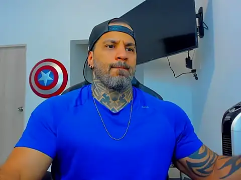 Snapshot of JoshRigby chatting on 10/25/25, 08:14 JoshRigby online show from 10/25/25, 08:14