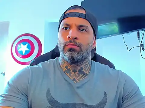 Snapshot of JoshRigby chatting on 10/30/25, 07:36 JoshRigby online show from 10/30/25, 07:36