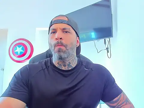 Snapshot of JoshRigby chatting on 11/07/25, 08:20 JoshRigby online show from 11/07/25, 08:20