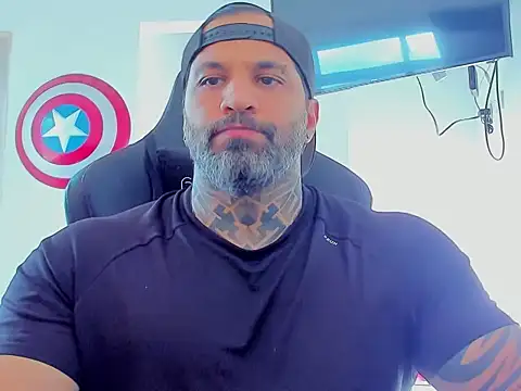 Snapshot of JoshRigby chatting on 11/10/25, 09:14 JoshRigby online show from 11/10/25, 09:14