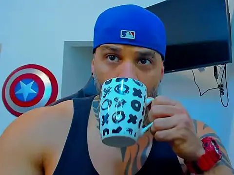 Snapshot of JoshRigby chatting on 11/18/25, 08:02 JoshRigby online show from 11/18/25, 08:02