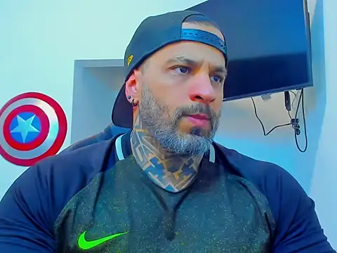 Snapshot of JoshRigby chatting on 11/19/25, 07:36 JoshRigby online show from 11/19/25, 07:36